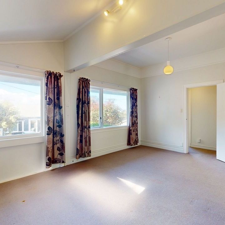 5 Knoll Street, Island Bay - Photo 1