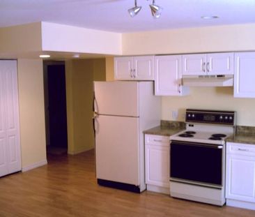 $1,950 / 2br - 1172ft2 - Spacious 2 bdrm bsmt suite available - Photo 2