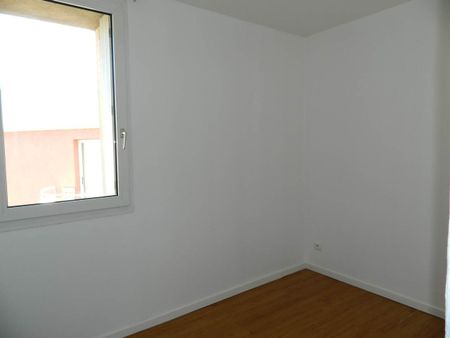 Location Appartement 3 pièces 51m² NARBONNE 11100 - Photo 2