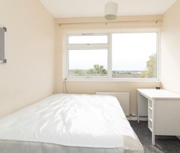 4 bedroom terraced house to rent - Photo 1