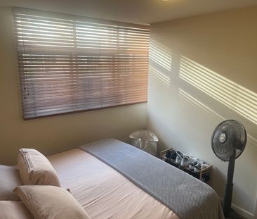 Elizabeth Bay - Photo 2