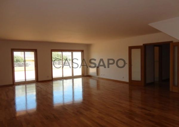 Duplex T3 Duplex para alugar em Oeiras