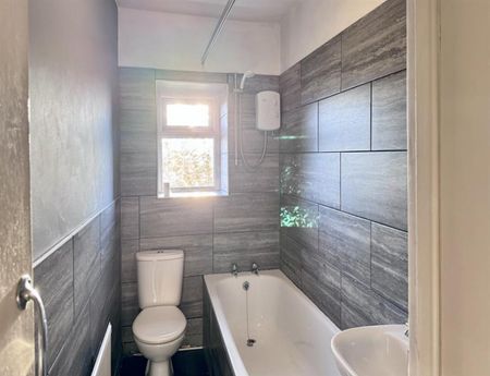 2 Bedroom End Terrace To Let - Photo 3