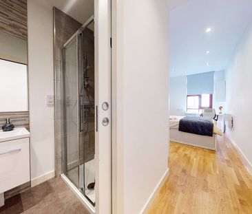 Apt 31, Crown Residence - Photo 5