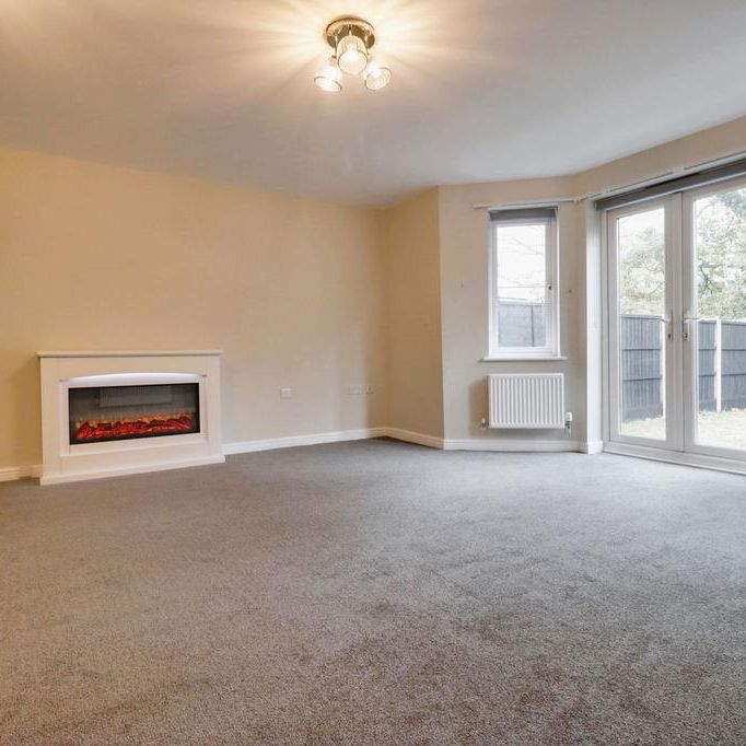 4 bedroom semi-detached house to rent - Photo 1