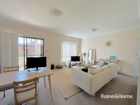 FANTASTIC LOCATION! - Photo 2