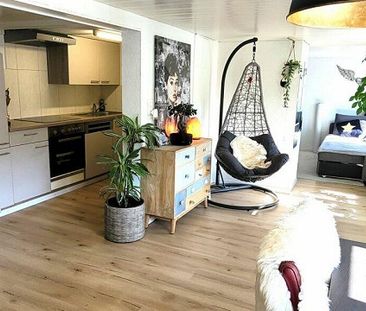 Heimelige und schöne 3.5Zi-Wohnung zu vermieten - Photo 2