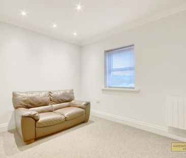 Beautiful Flat, Charles Street, Nr Town Center, Darwen - Photo 3