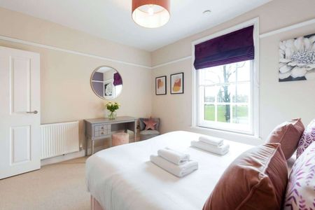 A superb first floor two bedroom apartment in a prime central location over looking Parkers Piece. - Photo 4