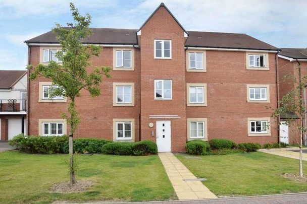 Royal Court, Wd, Bushey, WD23 - Photo 1