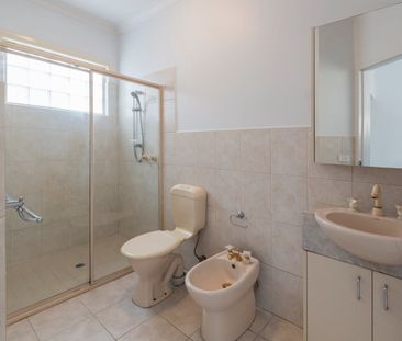 Thinking of selling? Contact our agent - Photo 1