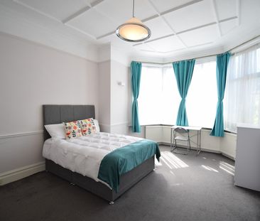 Room in a Shared House, James Avenue, NW2 - Photo 3