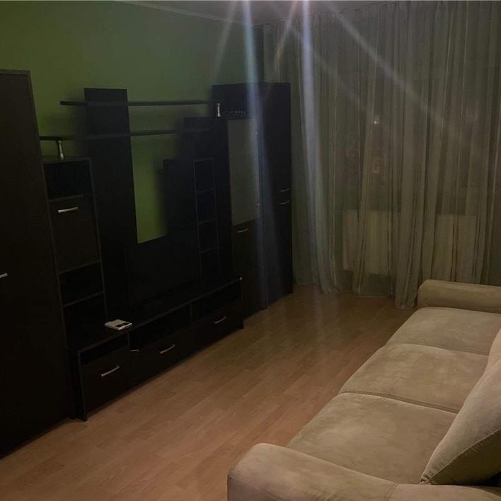 Proprietar închiriez apartament cu 3 camere aradului - Photo 1