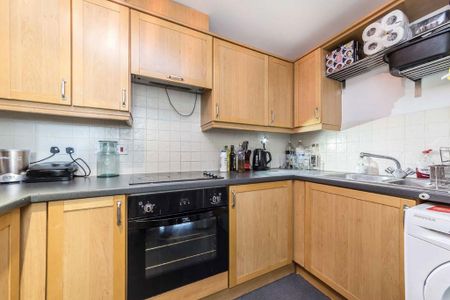 2 bedroom flat to rent - Photo 4