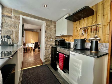 Gill Lane, Leeds, Yeadon - Photo 2