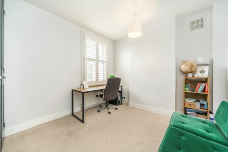 Lambton Road, SW20, London - Photo 4