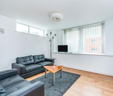 2 bedroom flat to rent - Photo 1