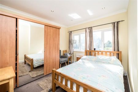 5 bedroom end of terrace house to rent - Photo 3