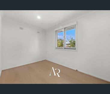 9 Creigan Rd, Bradbury, NSW 2560 - Photo 5