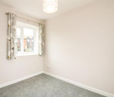 3 bedroom link detached house to rent - Photo 3