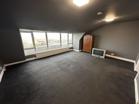 Marine Parade, Great Yarmouth - Photo 5