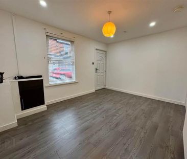 17 Glenvarlock Street, Belfast, BT5 5GS - Photo 2