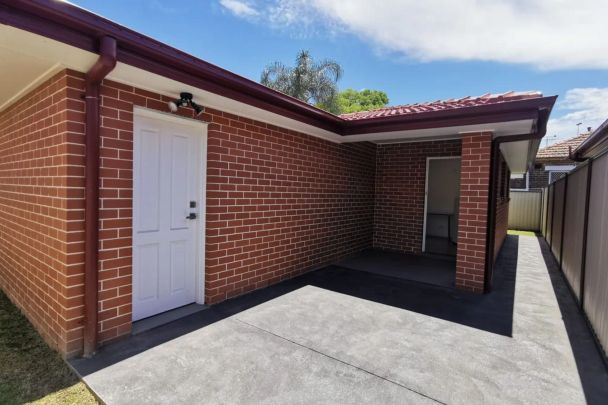 Stylish & Private Two-Bedroom Granny Flat | Prime Location - Photo 1