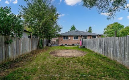 For Lease - 65 Walter Avenue Unit# BSMT end bedroom, Newmarket, Ontario - Photo 4