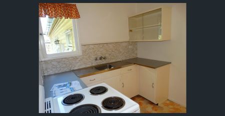 Location Location Location in Wynnum - Photo 4