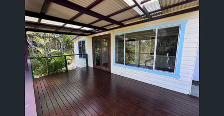 Charming 3 Bedroom Home! - Photo 4