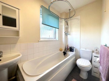 1 bedroom semi-detached house to rent - Photo 4