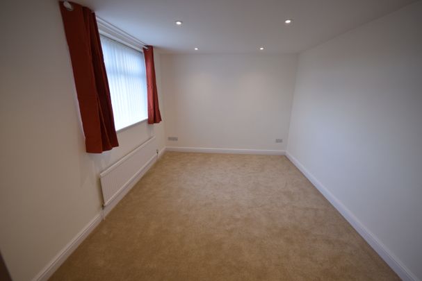 16 Wootton Way, CA2 - Photo 1