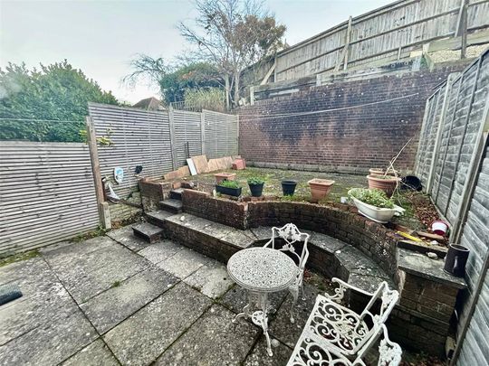 3 bedroom terraced house to rent - Photo 1