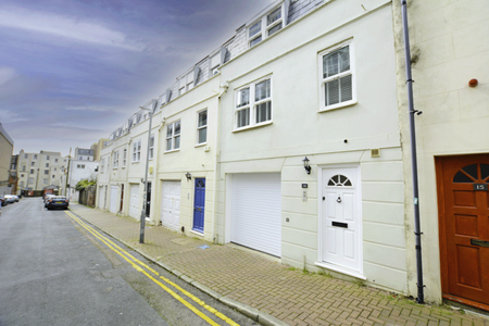 3 bedroom terraced house to rent - Photo 3