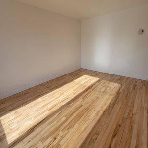 🏠 GRAND 5½ À LOUER – SAINT-HUBERT, RIVE-SUD DE MONTRÉAL 💵 1 650 $ / mois - Photo 2