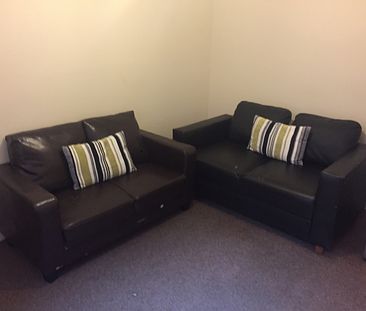 4 Bedroom Terraced To Rent in Nottingham - Photo 1