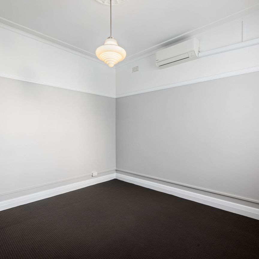 Fabulously Renovated Cbd Apartments - Photo 1