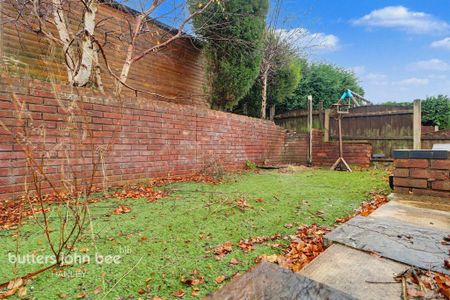 3 bedroom semi-detached house to rent - Photo 2