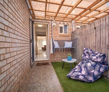 Partly Furnished Townhouse in the Heart of Buderim! - Photo 6