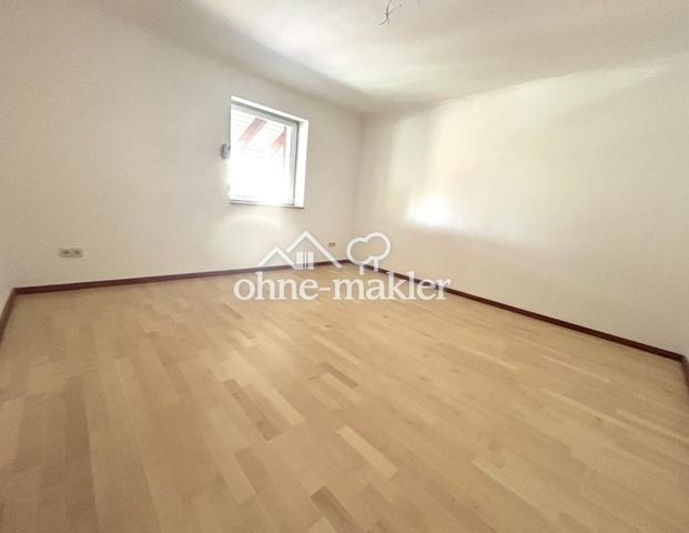 Ein Zuhause zum Aufwachsen mit Balkon, Dusche und Eckbadewanne - Foto 1