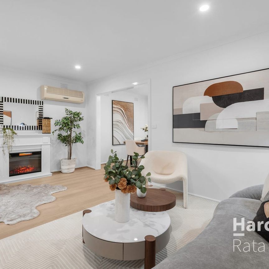 Stylishly Renovated Home in a Prime Lalor Location - Walking Distance to Train Station - Photo 1