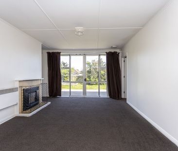 Freshly renovated 4 Bedroom 2 Bathroom property - Photo 2