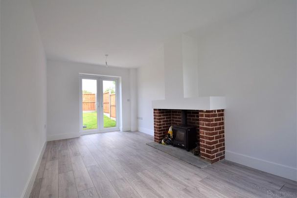 3 bedroom semi-detached house to rent - Photo 1