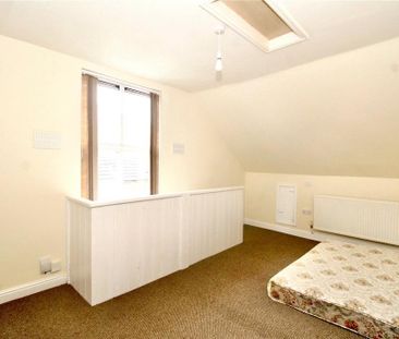 3 bedroom end of terrace house to rent - Photo 3