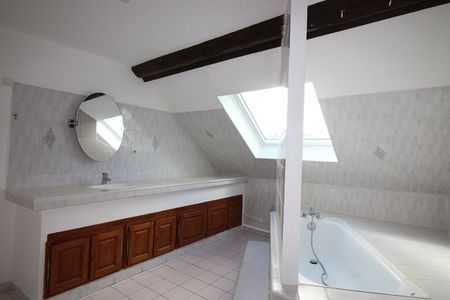 Location Appartement 4 pièces 83m² - Photo 4