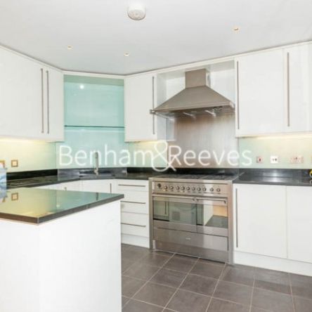 3 Bedroom flat to rent in Downside Crescent, Belsize Park, NW3 - Photo 1
