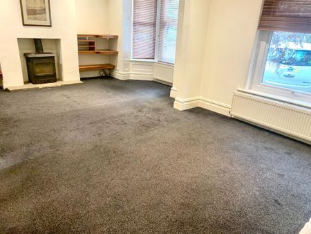 4 bedroom detached house to rent - Photo 3