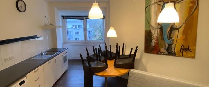 Moderne, teilmöblierte 2-Zimmer-Wohnung mit Einbauküche – Duisburger Straße 11, 45145 Essen (3. OG rechts) - Foto 1