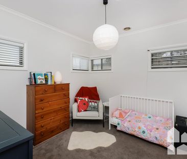 Beautifully Presented And Perfectly Positioned - Photo 2