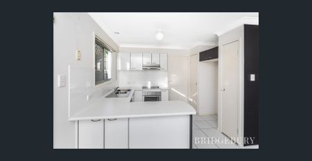 Two storey living with a pool in the complex! - Photo 5